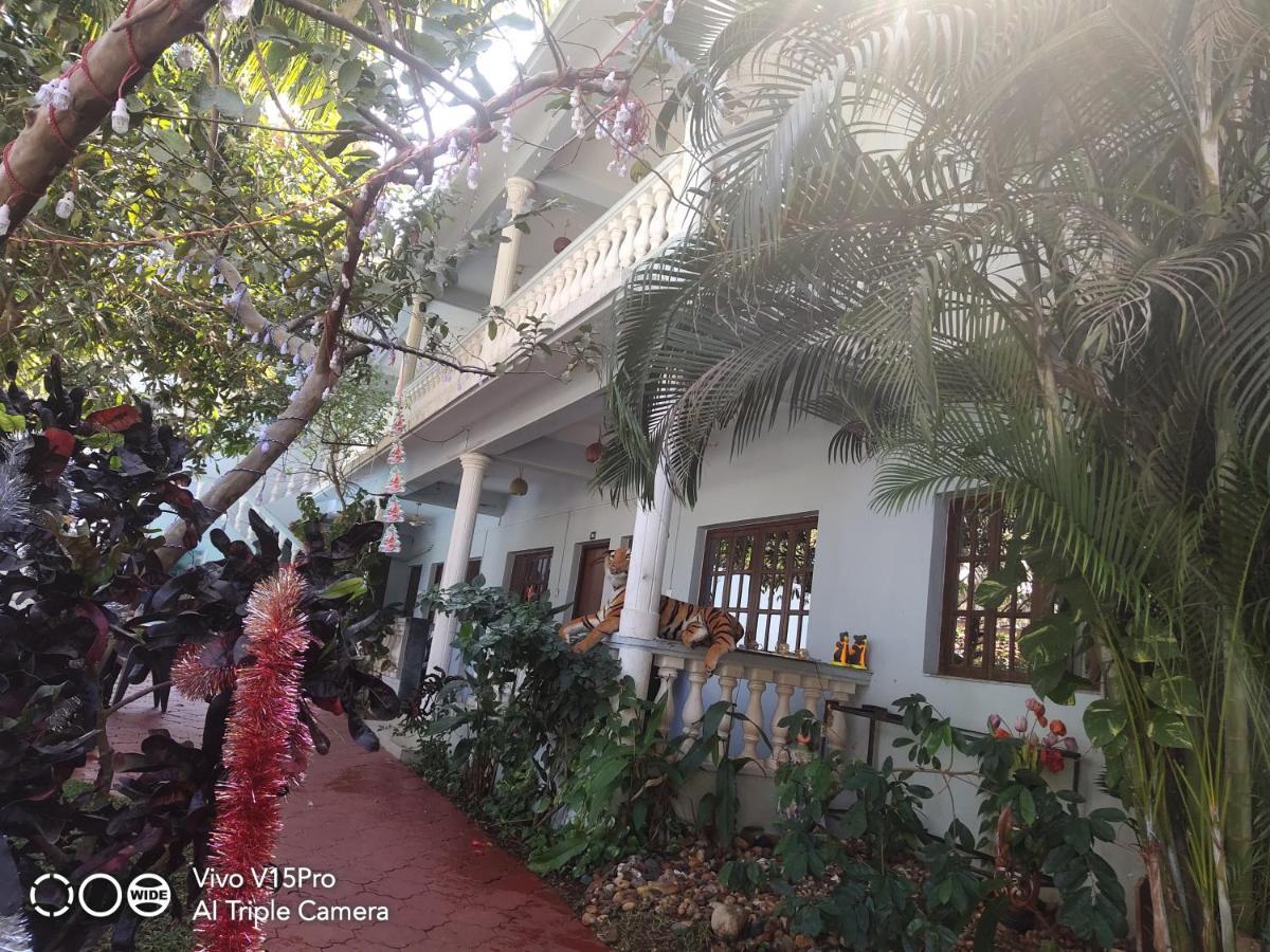Tanisha Guest House Bogmalo Bagian luar foto